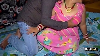 Desi Taxi Driver Gets Lucky With A Hot Milf