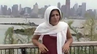 I Seduced And Had Sex With Her On My Bed After Meeting On The Roadside