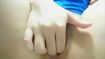 Teenage Korean Amateur Indulges In Solo Cucumber Play